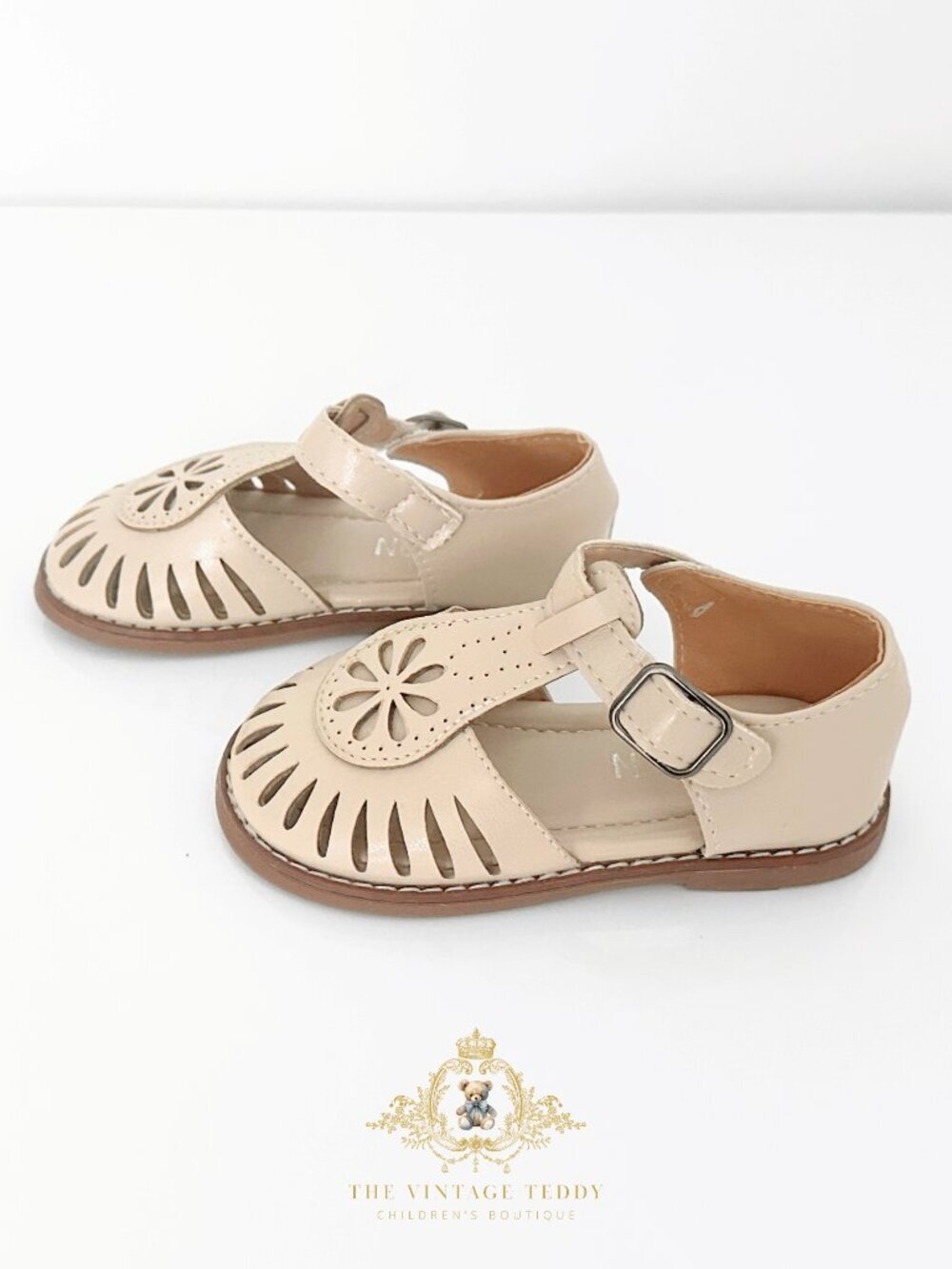 NWT Cute Girls Daisy Cutout T-Strap Sandals Children's Shoes Vanilla Cream 1 - Picture 3 of 3